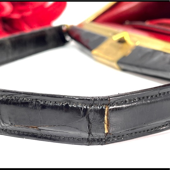VINTAGE BELLESTONE | Genuine Alligator Satchel | Coin purse | Black & Red - Picture 13 of 15